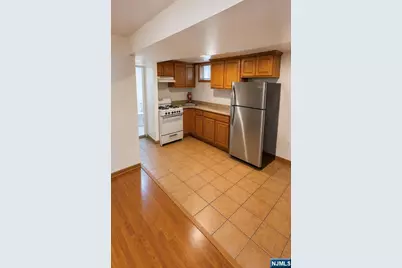 135 Westminster Place, Lodi, NJ 07644 - Photo 6