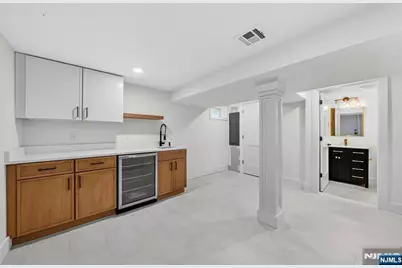 887 Linden Avenue, Ridgefield, NJ 07657 - Photo 46