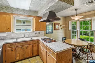 188 Charlotte Pl, Englewood Cliffs, NJ 07632 - Photo 10