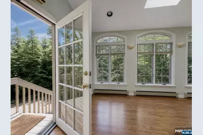 84 Valley View Avenue, Ridgewood, NJ 07450 - Photo 8