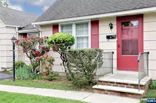 12 Beverly Ln, Waldwick, NJ 07463 - Photo 2