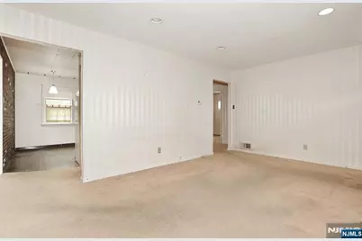 12 Beverly Lane, Waldwick, NJ 07463 - Photo 6