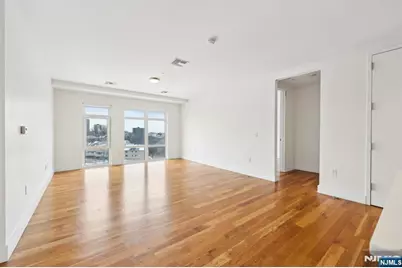 1 Executive 201 #201, Fort Lee, NJ 07024 - Photo 30