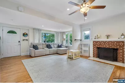6 Pershing Court, Ridgefield Park, NJ 07660 - Photo 2