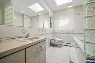 6 Aster Ct, Paramus, NJ 07652 - Photo 18