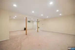 6 Aster Ct, Paramus, NJ 07652 - Photo 26