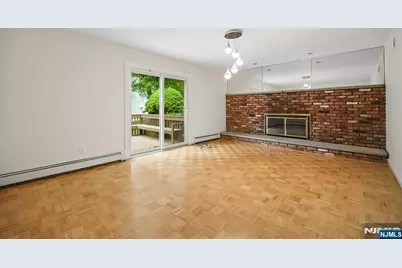 6 Aster Court, Paramus, NJ 07652 - Photo 10