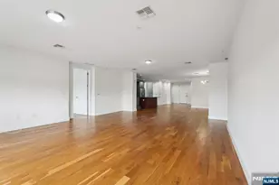 1 Executive 205, Fort Lee, NJ 07024 - Photo 14