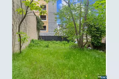 654 12th Street, Newark, NJ 07103 - Photo 24