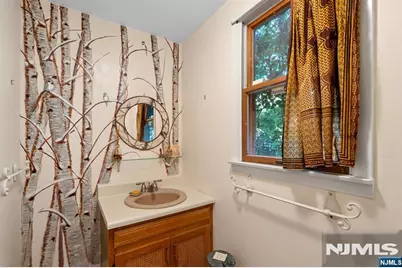 667 Sunset Road, Teaneck Township, NJ 07666 - Photo 12
