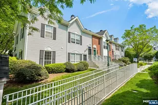 1059 Chedworth Circle 1059, Mahwah, NJ 07430 - Photo 4