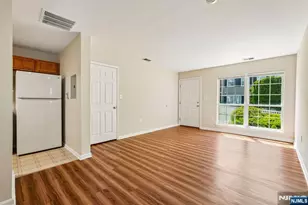 1059 Chedworth Circle 1059, Mahwah, NJ 07430 - Photo 8
