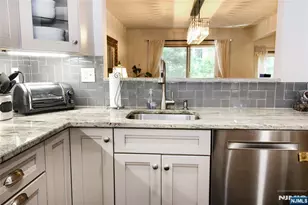 7 Dogwood Ct, Woodland Park, NJ 07424 - Photo 14