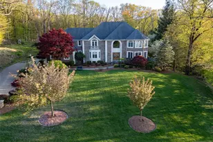 43 Walsh Dr, Mahwah, NJ 07430 - Photo 2