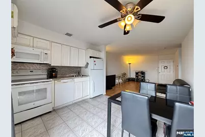 201 12th Street 20 #20, Palisades Park, NJ 07650 - Photo 6