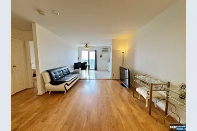 201 12th Street 20 #20, Palisades Park, NJ 07650 - Photo 2