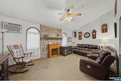 328 Hobart Avenue, Haledon, NJ 07508 - Photo 24