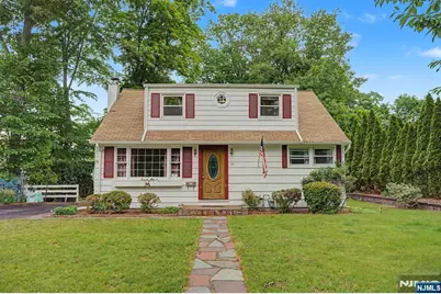 40 Dacotah Avenue, Oakland, NJ 07436 - Photo 2
