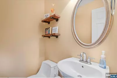 11 Queens Lane, Wayne, NJ 07470 - Photo 14