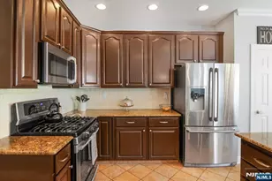 11 Queens Ln, Wayne, NJ 07470 - Photo 10