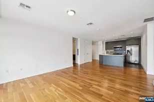 1 Executive 406, Fort Lee, NJ 07024 - Photo 28
