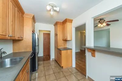 284 Claremont Avenue A3 #A3, Verona, NJ 07044 - Photo 4