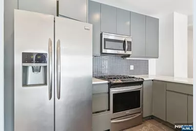 1 Executive 514 #514, Fort Lee, NJ 07024 - Photo 32