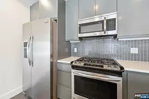 1 Executive 514, Fort Lee, NJ 07024 - Photo 34