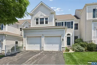 8 Yorktown Lane 704 #704, Totowa, NJ 07512 - Photo 2