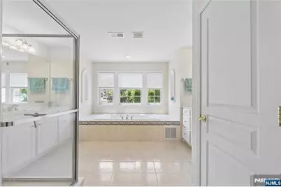 8 Yorktown Lane 704 #704, Totowa, NJ 07512 - Photo 28