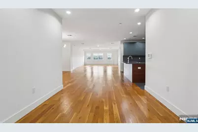 1 Executive 605 #605, Fort Lee, NJ 07024 - Photo 28