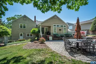 17 Morningside Cir, Little Falls Township, NJ 07424 - Photo 2