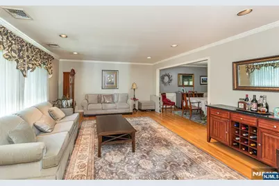 17 Morningside Circle, Little Falls Township, NJ 07424 - Photo 10
