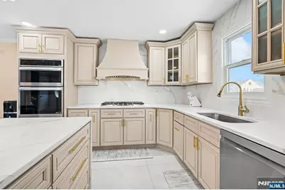70 Coger, Saddle Brook Township, NJ 07663 - Photo 4