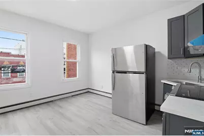 84 Center Street 2 #2, Clifton, NJ 07011 - Photo 4