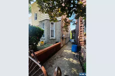 133 Pamrapo Avenue, Jersey City, NJ 07305 - Photo 4