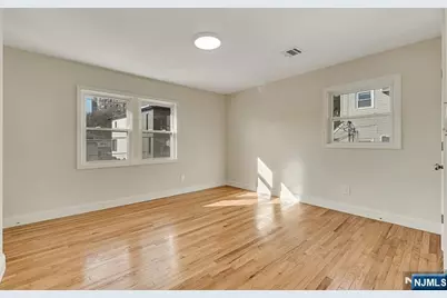 13 Casta Lane 2 #2, Edgewater, NJ 07020 - Photo 8