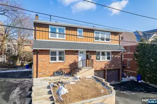 13 Casta Ln 2, Edgewater, NJ 07020 - Photo 1