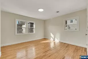 13 Casta Ln 2, Edgewater, NJ 07020 - Photo 10