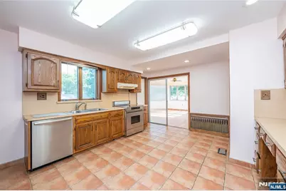 16 Lincoln Place, Waldwick, NJ 07463 - Photo 6