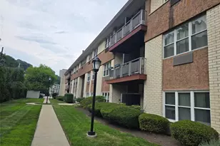 1111 River Road C26, Edgewater, NJ 07020 - Photo 2
