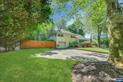 60 Everdell Avenue, Hillsdale, NJ 07642 - Photo 2