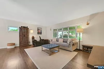 60 Everdell Avenue, Hillsdale, NJ 07642 - Photo 4