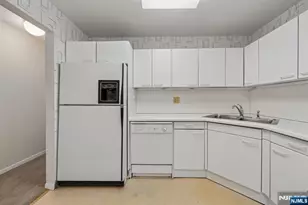 1 Peabody Ct 1001, Teaneck Township, NJ 07666 - Photo 14