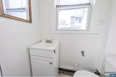 174 Phelps Avenue, Bergenfield, NJ 07621 - Photo 12