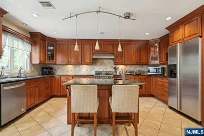 75 Myrtle Avenue 1 #1, Edgewater, NJ 07020 - Photo 14