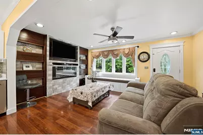 52 Barbara Drive, Pompton Lakes, NJ 07442 - Photo 8