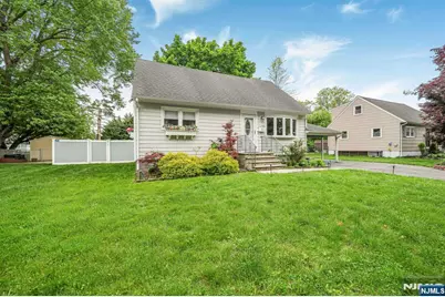 52 Barbara Drive, Pompton Lakes, NJ 07442 - Photo 4