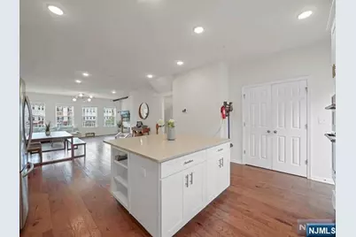 12 Litchfield Lane, Fair Lawn, NJ 07410 - Photo 14