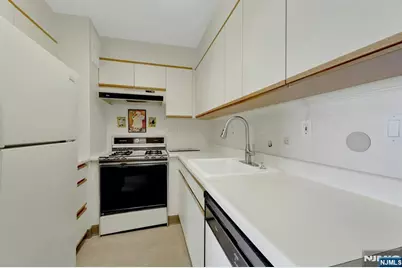 2000 Linwood Avenue 15 H #15 H, Fort Lee, NJ 07024 - Photo 24